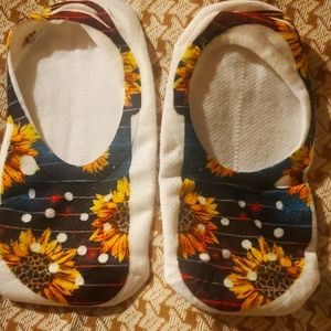 No show Croc socks one size fits all